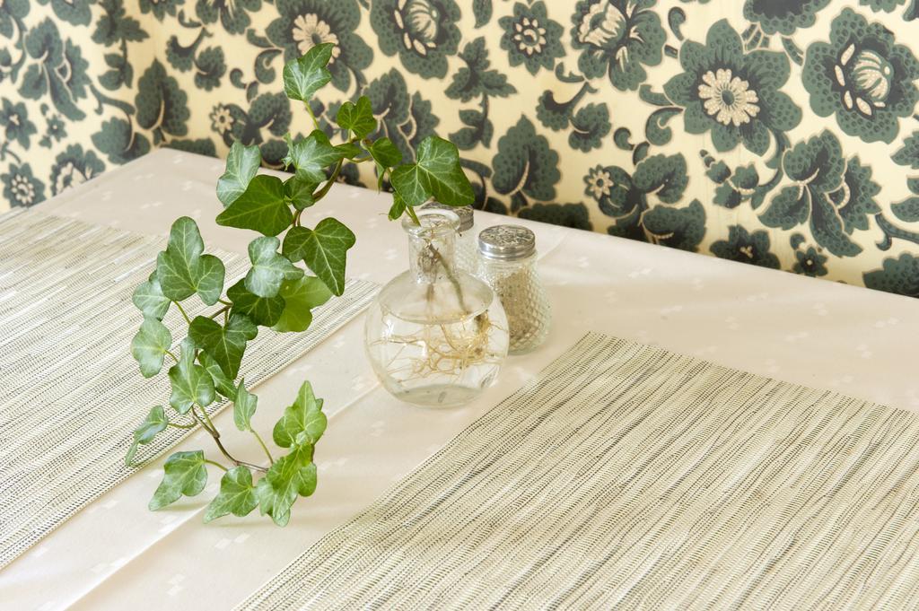 Lilla Hotellet I Nora Luaran gambar